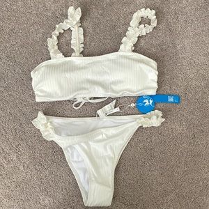 White ruffle ribbed bikini. New with tags size medium
